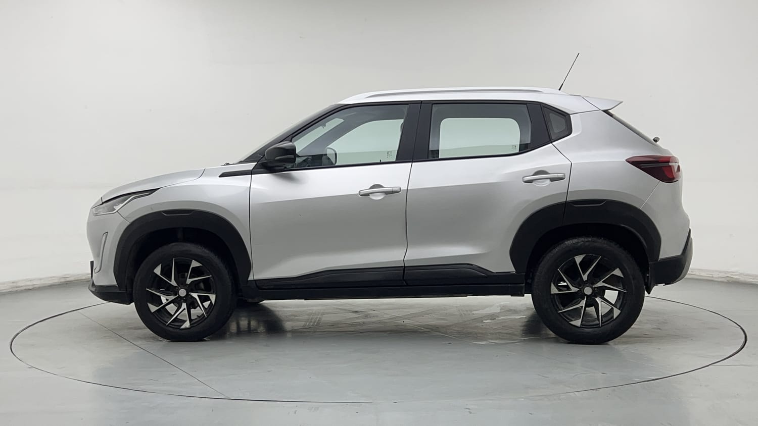 Used 2021 Nissan Magnite XL Turbo Petrol Manual exterior LEFT SIDE VIEW