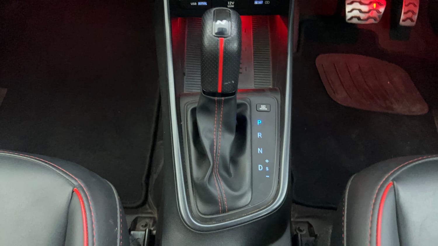 Used 2023 Hyundai i20 N Line N8 1.0 Turbo DCT Petrol Automatic interior GEAR  KNOB VIEW