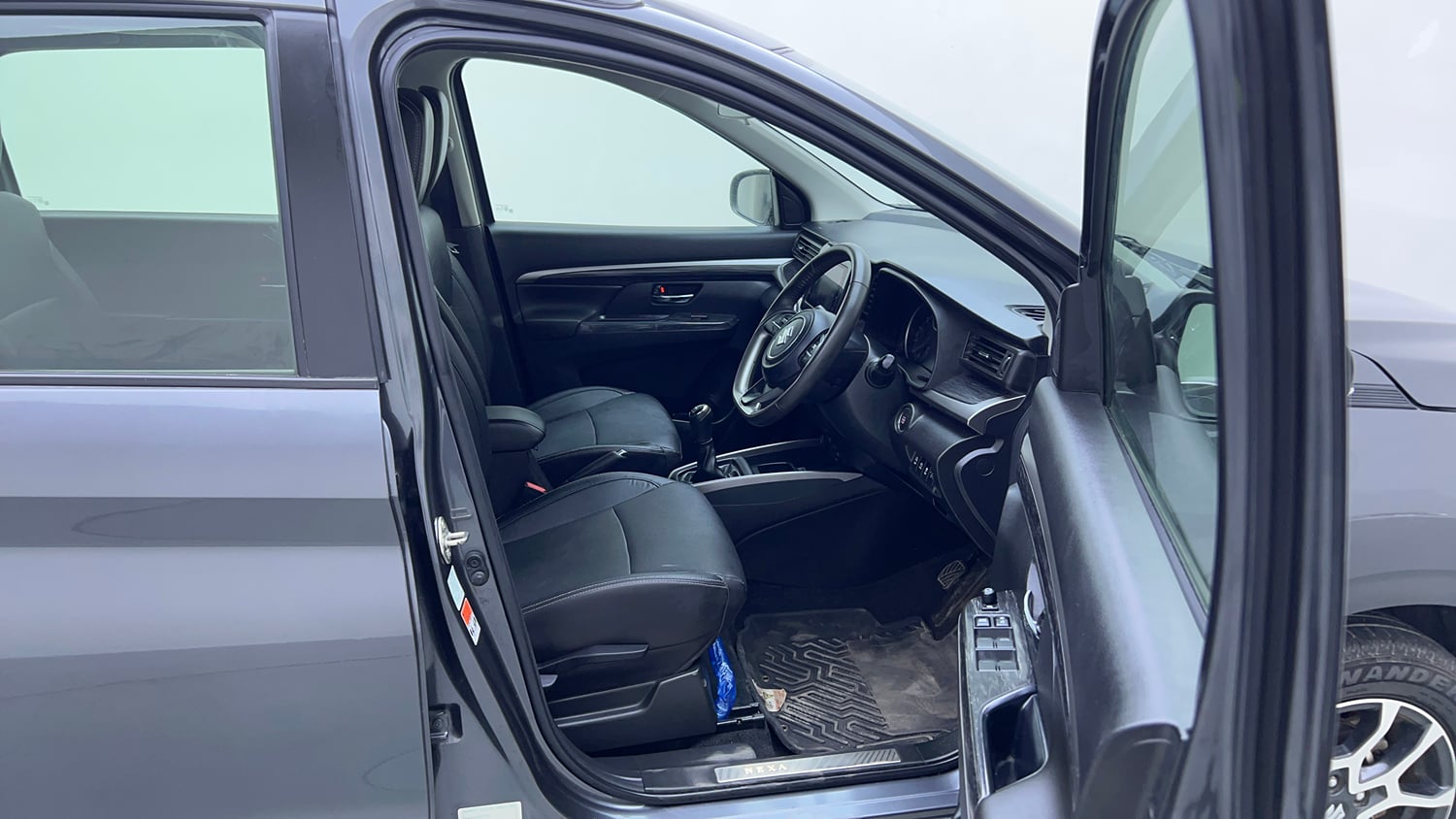 Used 2024 Maruti Suzuki XL6 Alpha MT Petrol Petrol Manual interior RIGHT SIDE FRONT DOOR CABIN VIEW