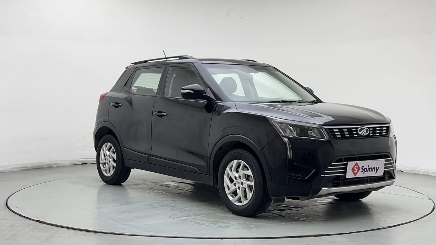 2022 Mahindra XUV 300 W8 1.2 Petrol-6