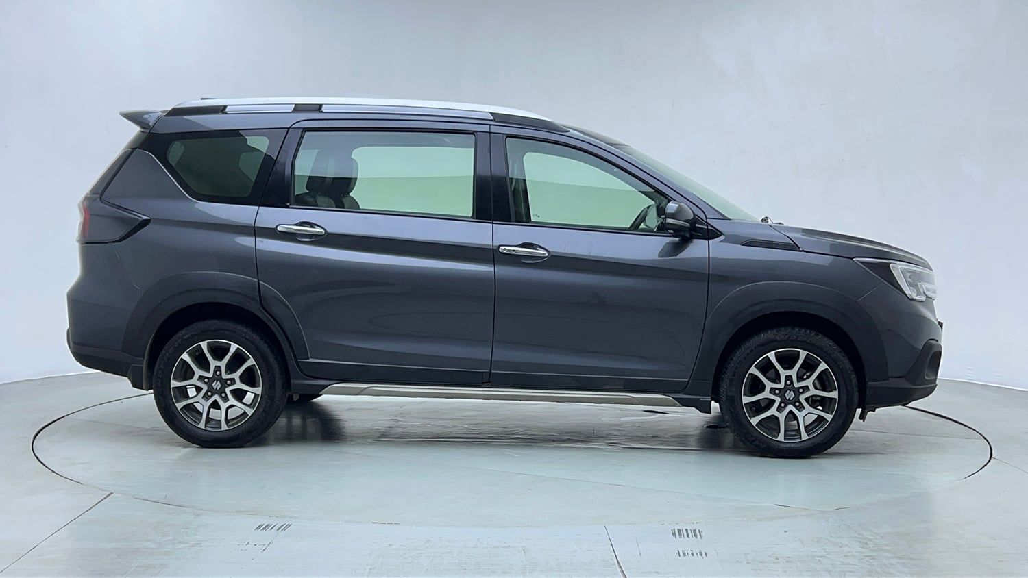 Used 2024 Maruti Suzuki XL6 Alpha MT Petrol Petrol Manual exterior RIGHT SIDE VIEW