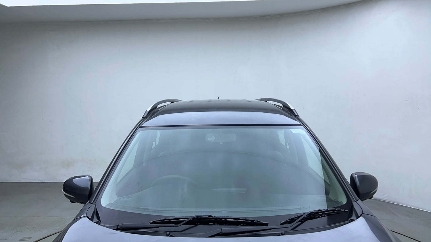 Used 2024 Maruti Suzuki XL6 Alpha MT Petrol Petrol Manual exterior FRONT WINDSHIELD VIEW