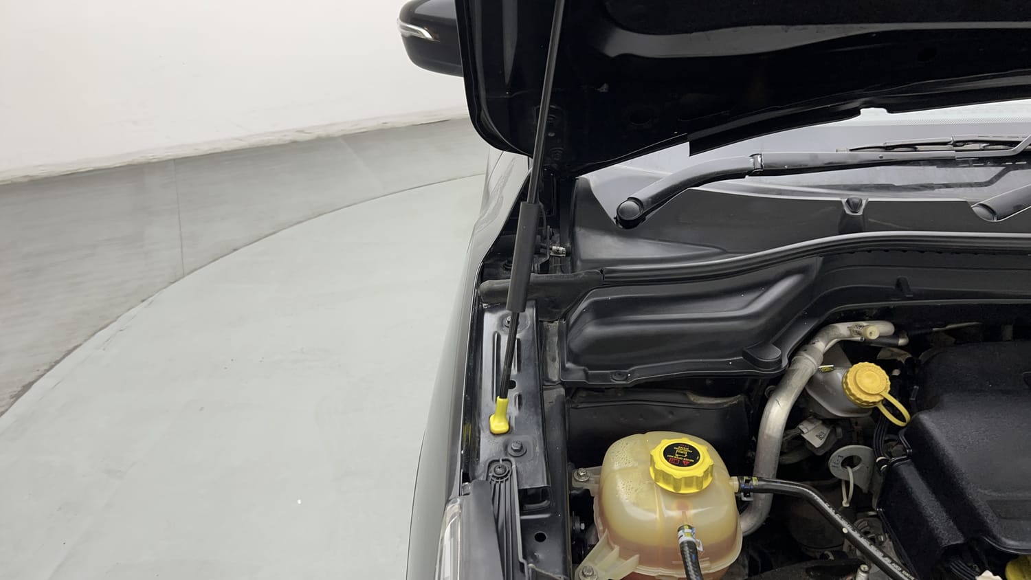 2022 Mahindra XUV 300 W8 1.2 Petrol-31