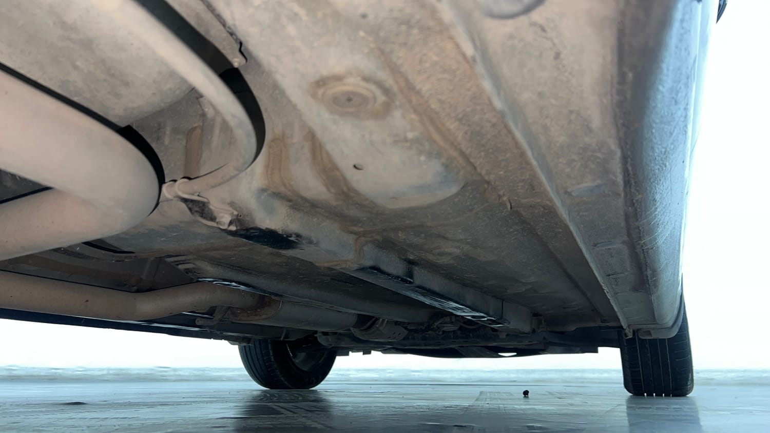 Used 2023 Hyundai Verna SX 1.5 Turbo Petrol DCT Petrol Automatic extra REAR RIGHT UNDERBODY VIEW
