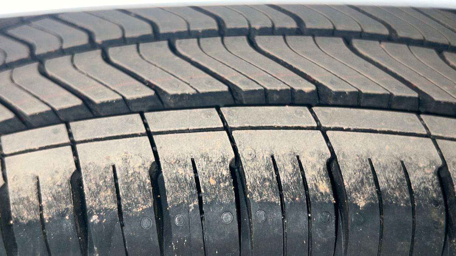 Used 2014 Hyundai Xcent S 1.2 Petrol Manual tyres LEFT FRONT TYRE TREAD VIEW