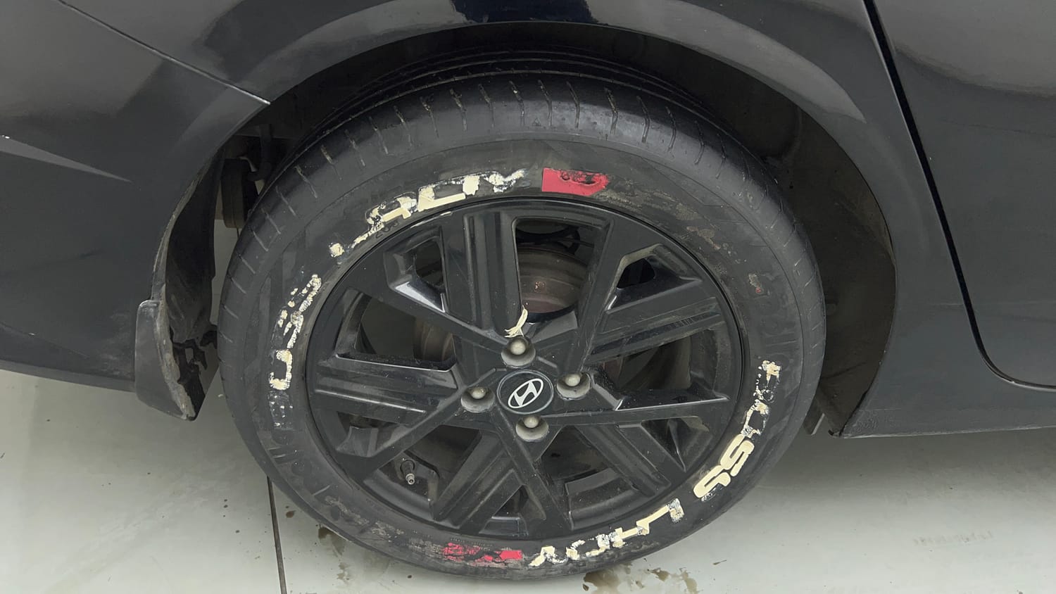Used 2023 Hyundai Verna SX 1.5 Turbo Petrol DCT Petrol Automatic tyres RIGHT REAR TYRE RIM VIEW