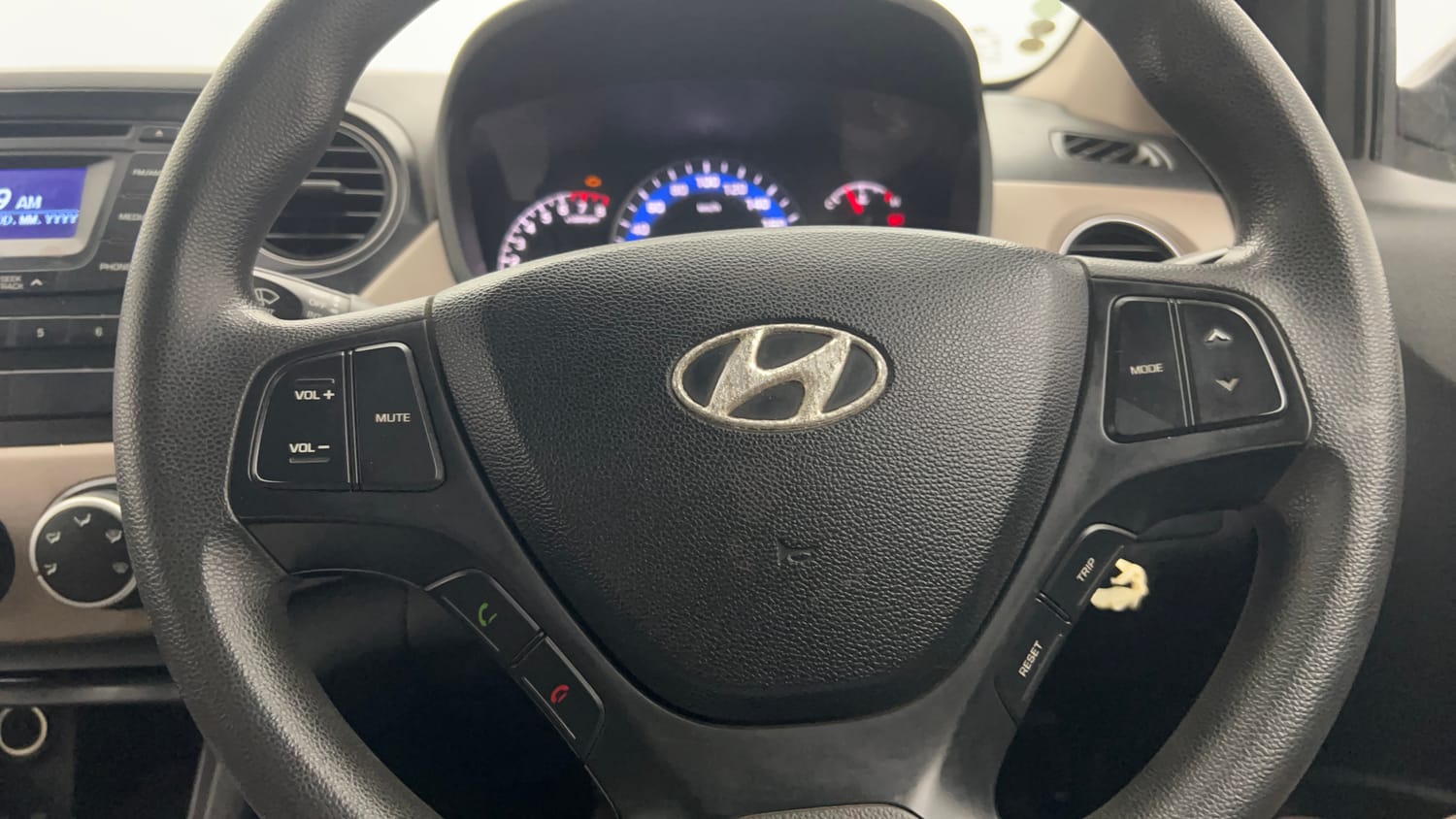 Used 2014 Hyundai Xcent S 1.2 Petrol Manual top_features Steering mounted controls