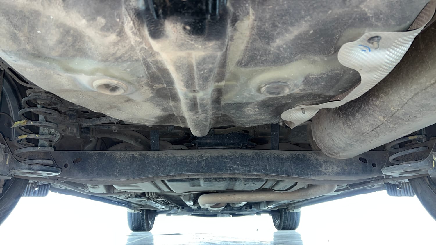 Used 2023 Hyundai Verna SX 1.5 Turbo Petrol DCT Petrol Automatic extra REAR UNDERBODY VIEW (TAKEN FROM REAR)