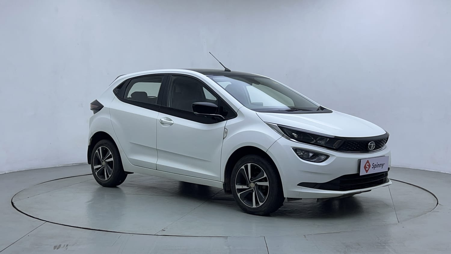 Used 2022 Tata Altroz XZ Plus Diesel Diesel Manual exterior RIGHT FRONT CORNER VIEW
