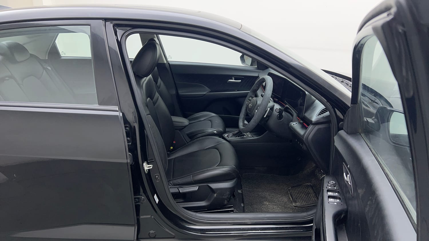 Used 2023 Hyundai Verna SX 1.5 Turbo Petrol DCT Petrol Automatic interior RIGHT SIDE FRONT DOOR CABIN VIEW