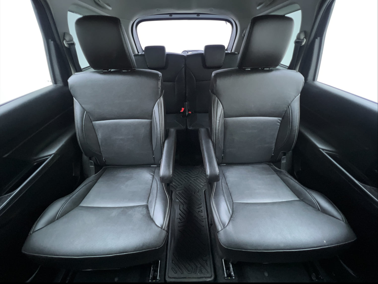 Used 2024 Maruti Suzuki XL6 Alpha MT Petrol Petrol Manual interior REAR SEAT CONDITION VIEW