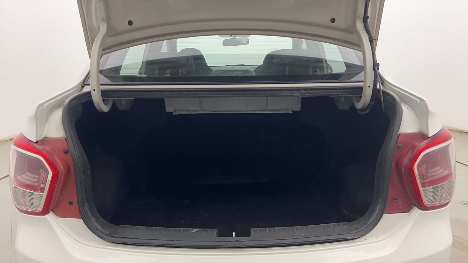 Used 2014 Hyundai Xcent S 1.2 Petrol Manual interior DICKY INSIDE VIEW