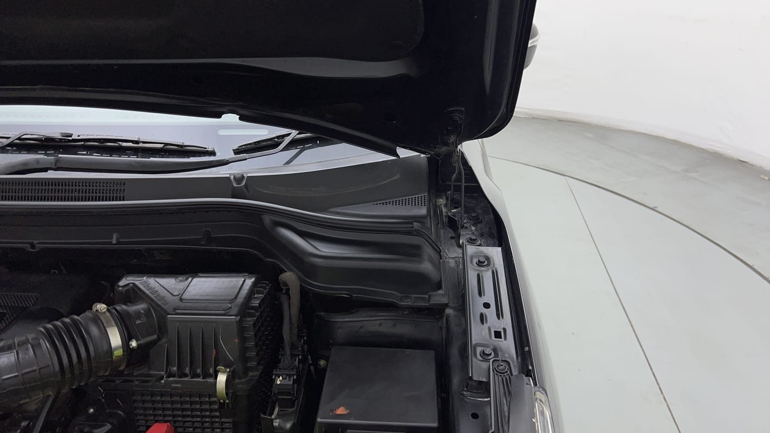 2022 Mahindra XUV 300 W8 1.2 Petrol-30