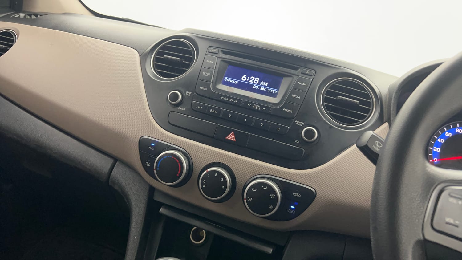 Used 2014 Hyundai Xcent S 1.2 Petrol Manual interior MUSIC SYSTEM & AC CONTROL VIEW
