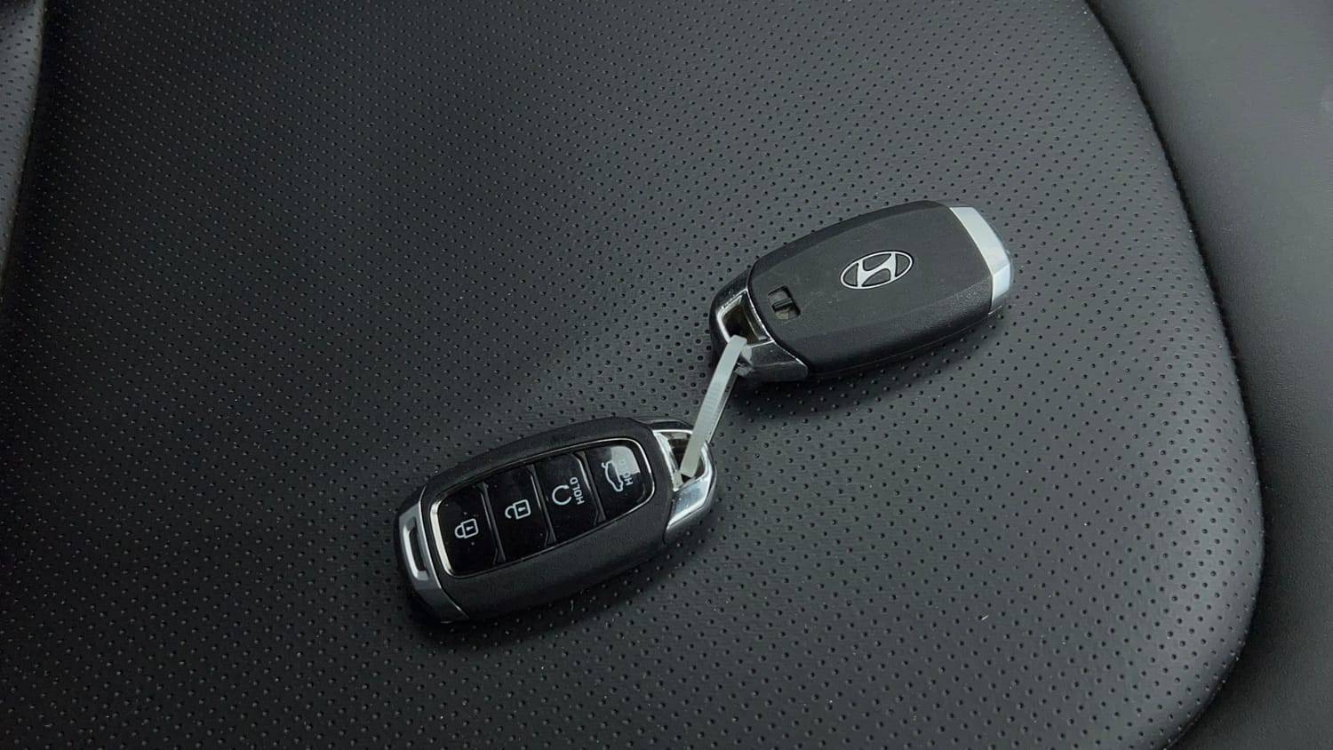 Used 2023 Hyundai Verna SX 1.5 Turbo Petrol DCT Petrol Automatic extra CAR KEY VIEW