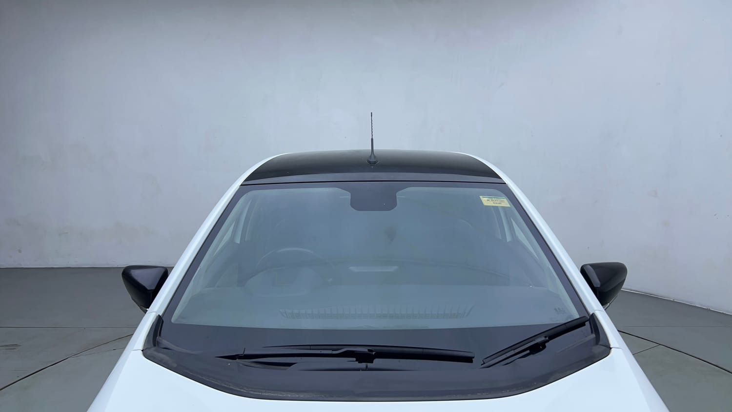 Used 2022 Tata Altroz XZ Plus Diesel Diesel Manual exterior FRONT WINDSHIELD VIEW