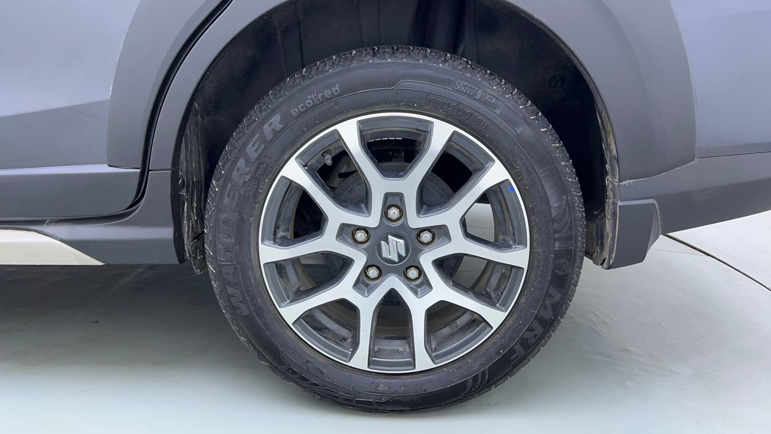 Used 2024 Maruti Suzuki XL6 Alpha MT Petrol Petrol Manual tyres LEFT REAR TYRE RIM VIEW