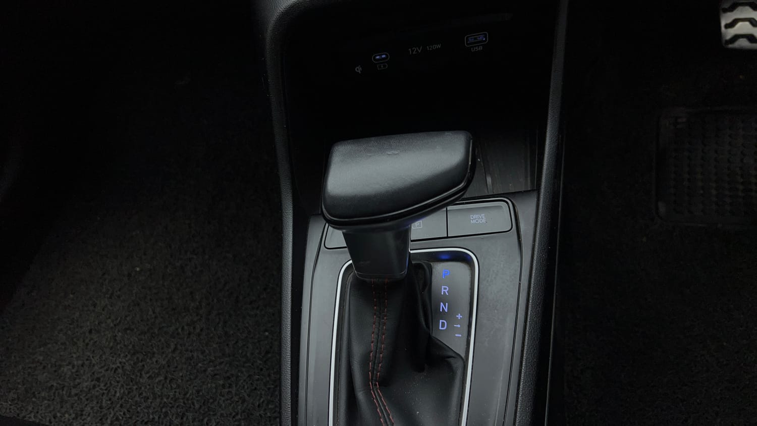 Used 2023 Hyundai Verna SX 1.5 Turbo Petrol DCT Petrol Automatic interior GEAR  KNOB VIEW