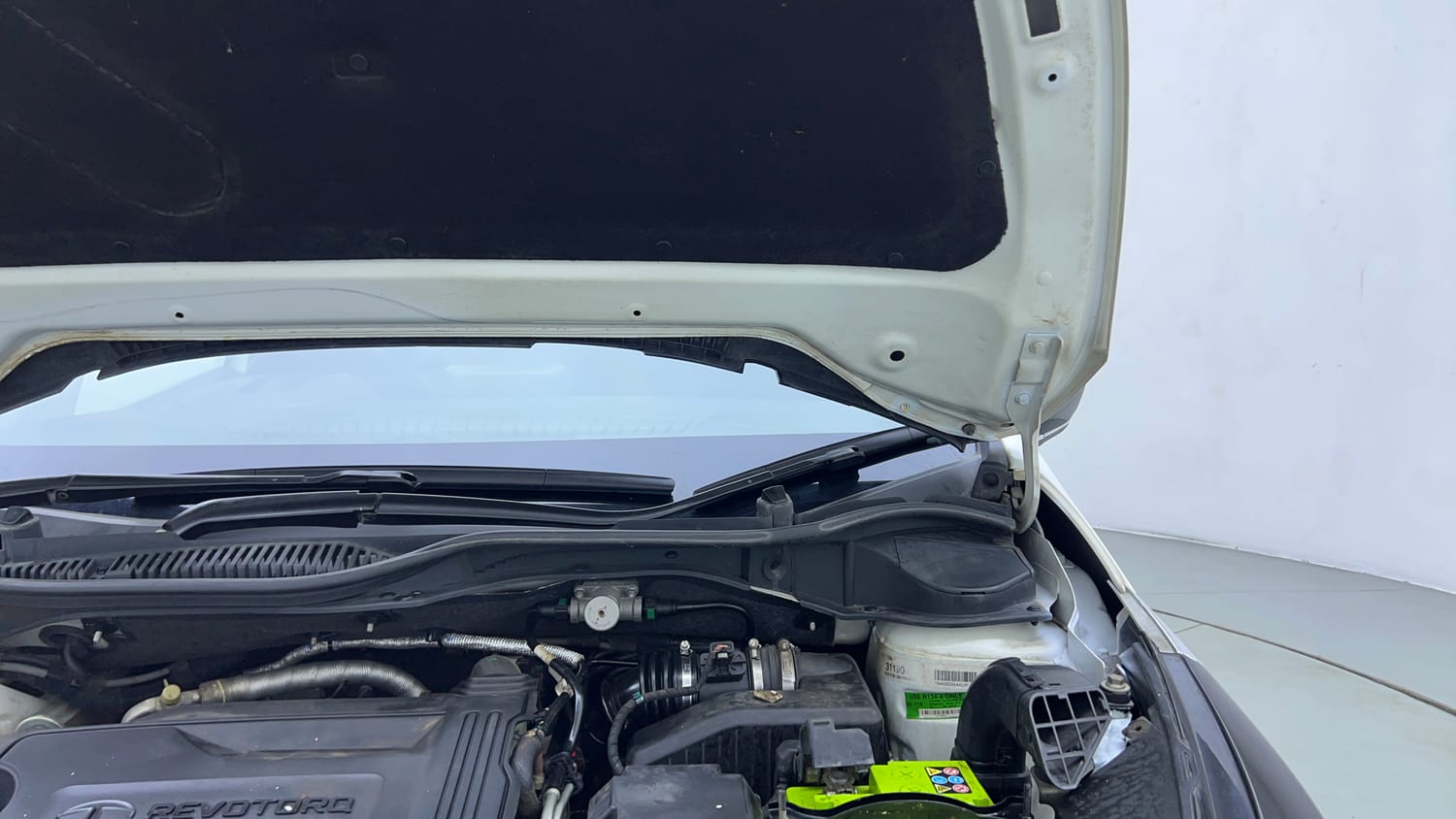 Used 2022 Tata Altroz XZ Plus Diesel Diesel Manual engine ENGINE LEFT SIDE HINGE & APRON VIEW