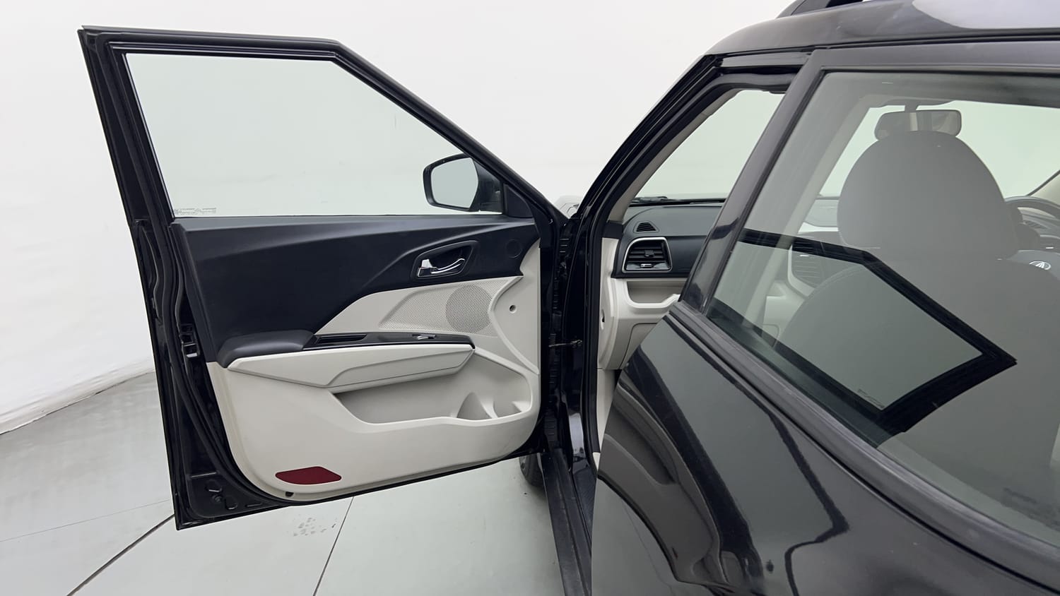 2022 Mahindra XUV 300 W8 1.2 Petrol-21