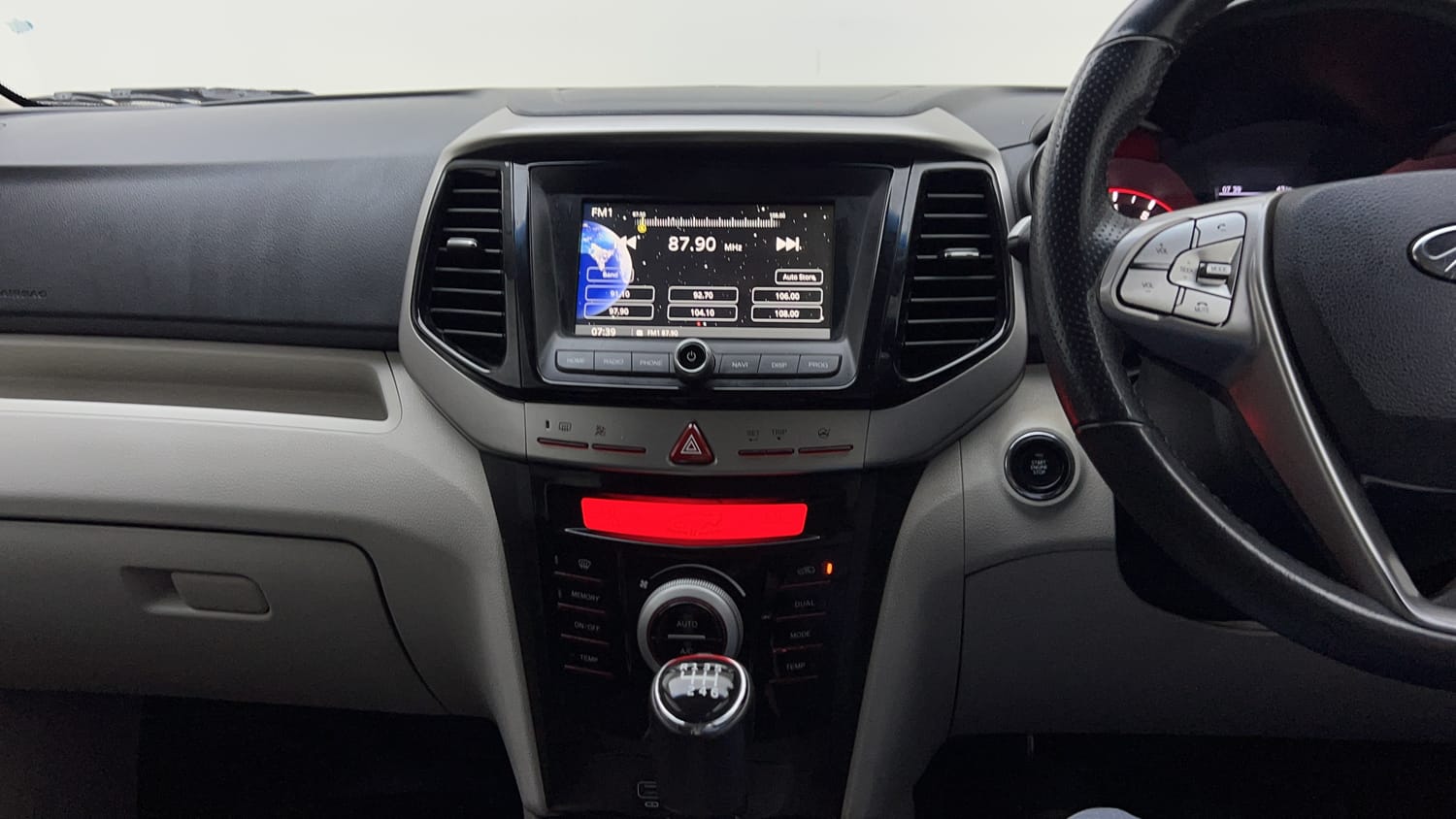 2022 Mahindra XUV 300 W8 1.2 Petrol-13