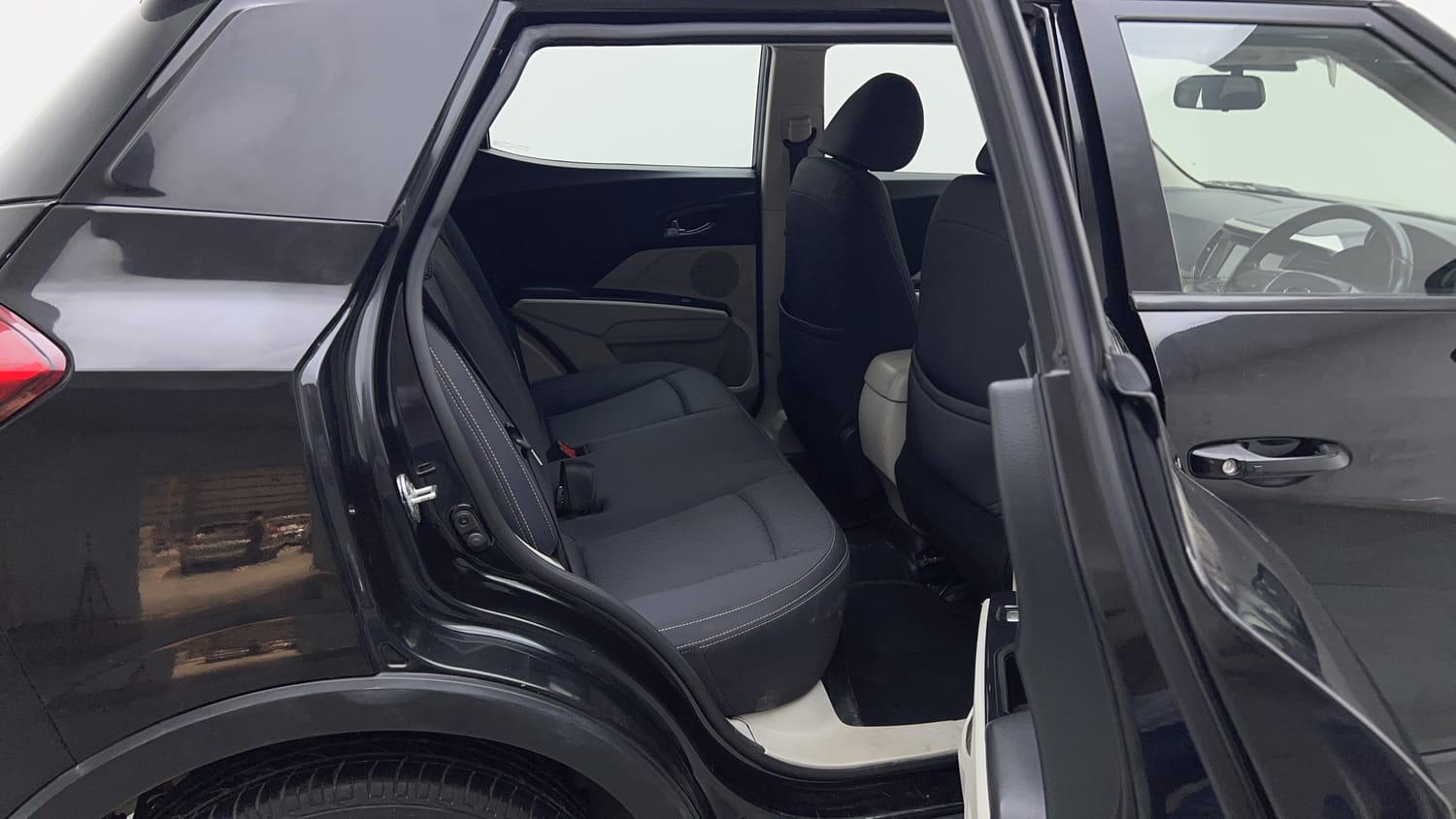 2022 Mahindra XUV 300 W8 1.2 Petrol-18