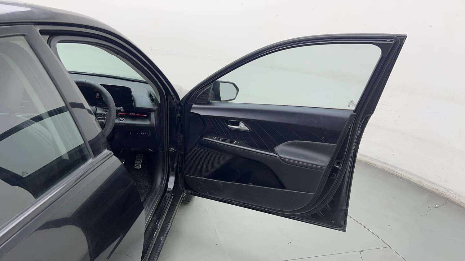 Used 2023 Hyundai Verna SX 1.5 Turbo Petrol DCT Petrol Automatic interior RIGHT FRONT DOOR OPEN VIEW