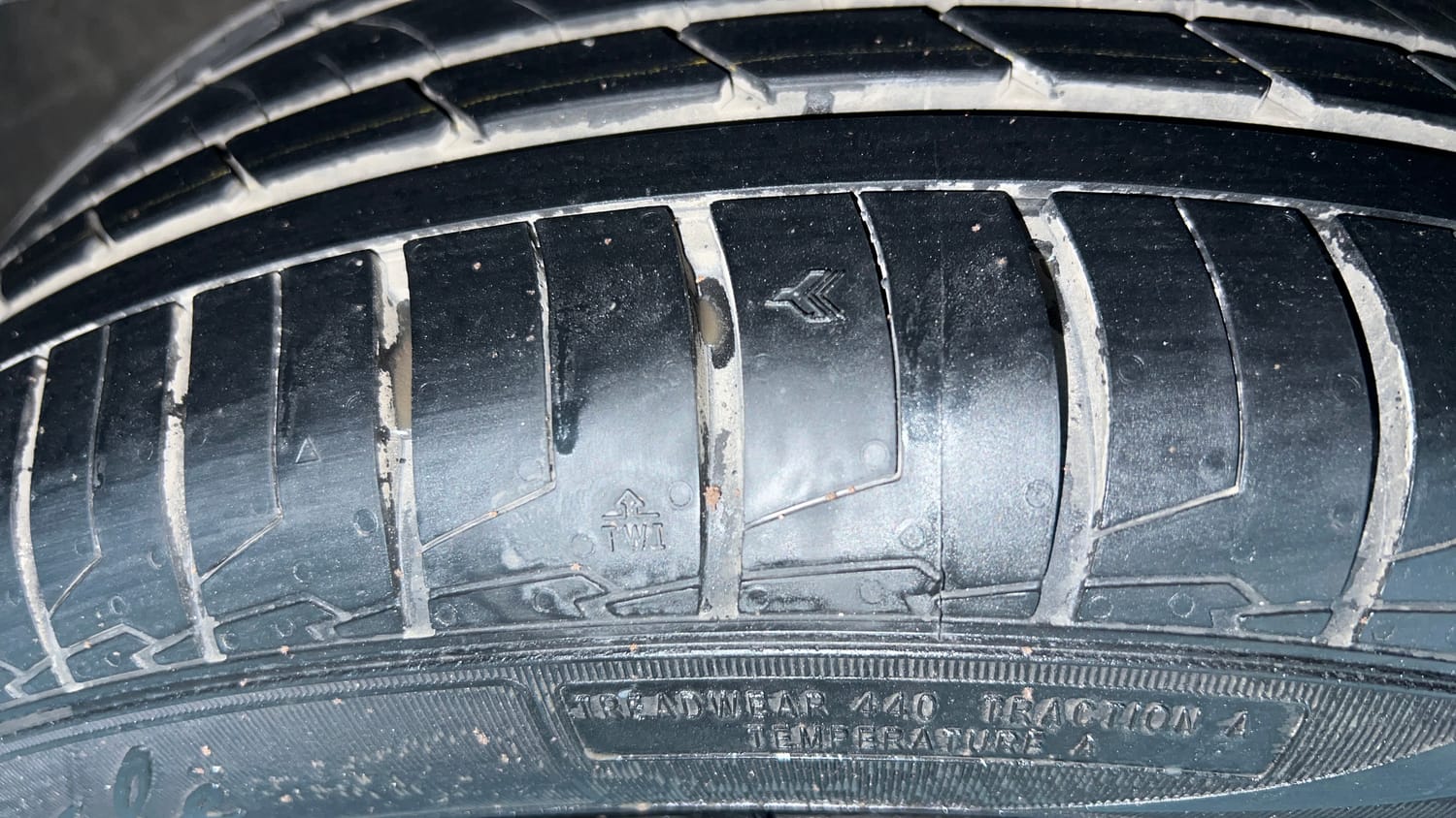 Used 2023 Hyundai Verna SX 1.5 Turbo Petrol DCT Petrol Automatic tyres RIGHT FRONT TYRE TREAD VIEW