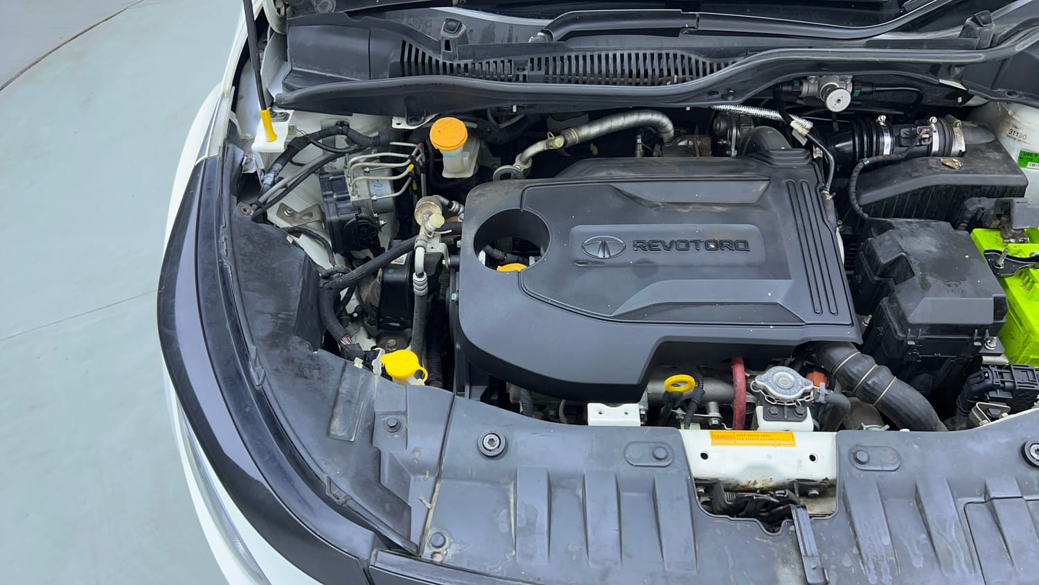 Used 2022 Tata Altroz XZ Plus Diesel Diesel Manual engine ENGINE RIGHT SIDE VIEW