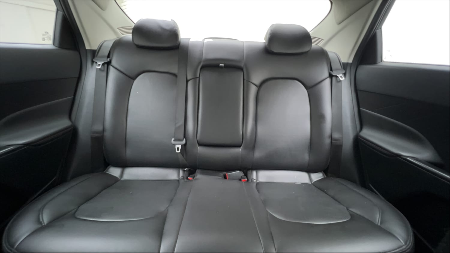 Used 2023 Hyundai Verna SX 1.5 Turbo Petrol DCT Petrol Automatic interior REAR SEAT CONDITION VIEW