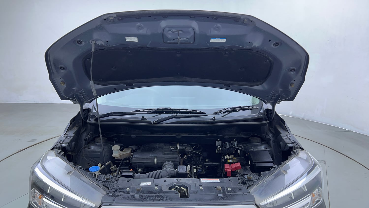 Used 2024 Maruti Suzuki XL6 Alpha MT Petrol Petrol Manual engine ENGINE & BONNET OPEN FRONT VIEW