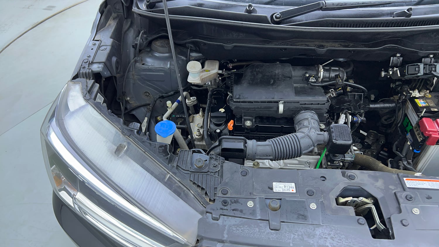 Used 2024 Maruti Suzuki XL6 Alpha MT Petrol Petrol Manual engine ENGINE RIGHT SIDE VIEW