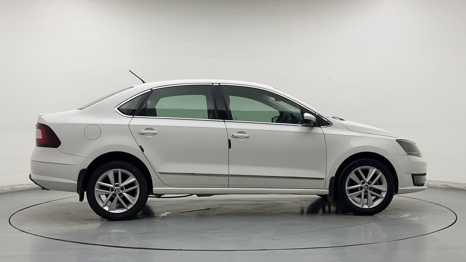 Used 2021 Skoda Rapid Style Petrol Manual exterior RIGHT SIDE VIEW