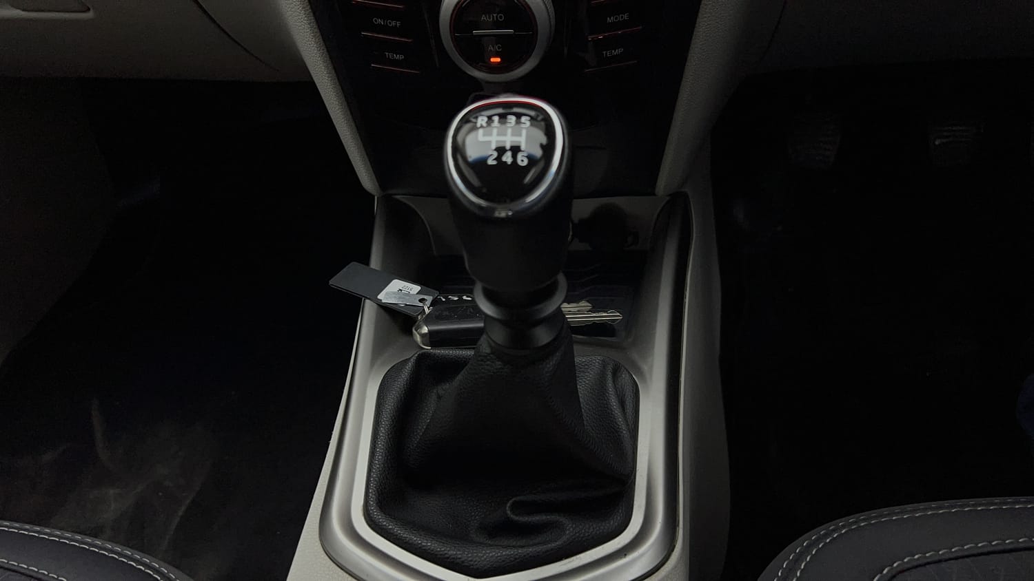 2022 Mahindra XUV 300 W8 1.2 Petrol-16