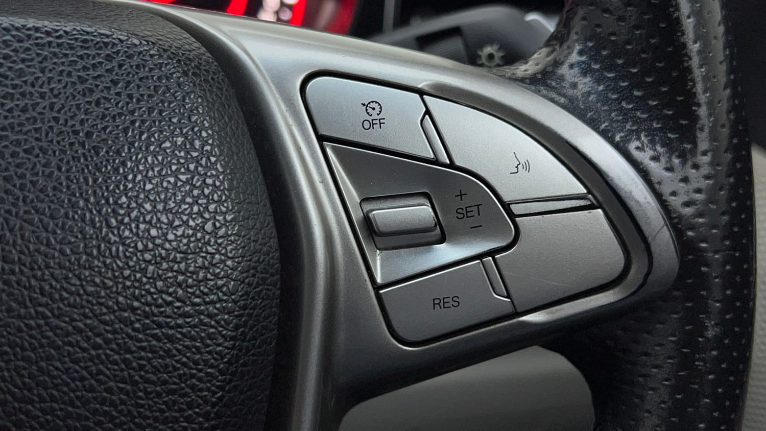 2022 Mahindra XUV 300 W8 1.2 Petrol-41