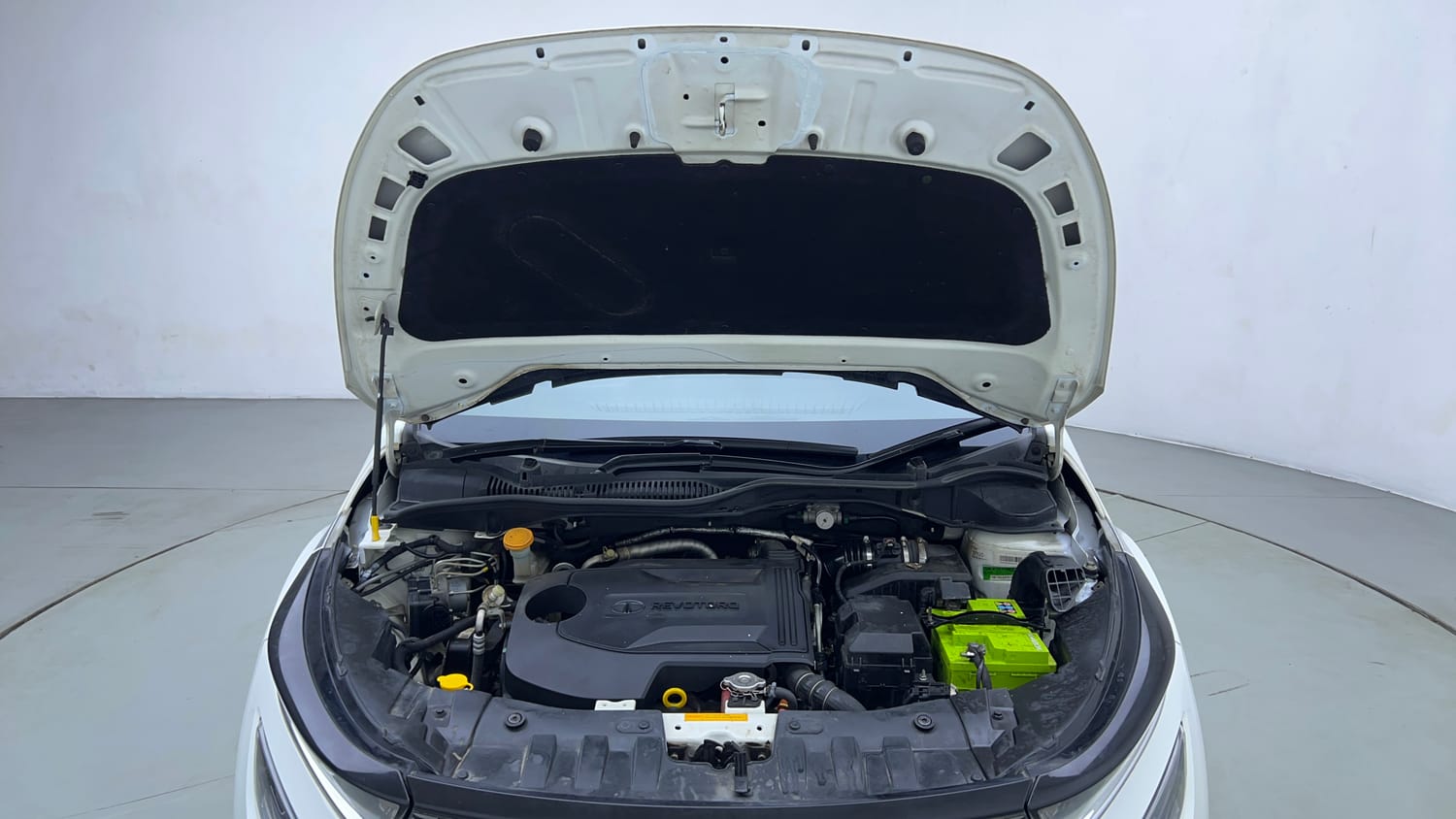 Used 2022 Tata Altroz XZ Plus Diesel Diesel Manual engine ENGINE & BONNET OPEN FRONT VIEW