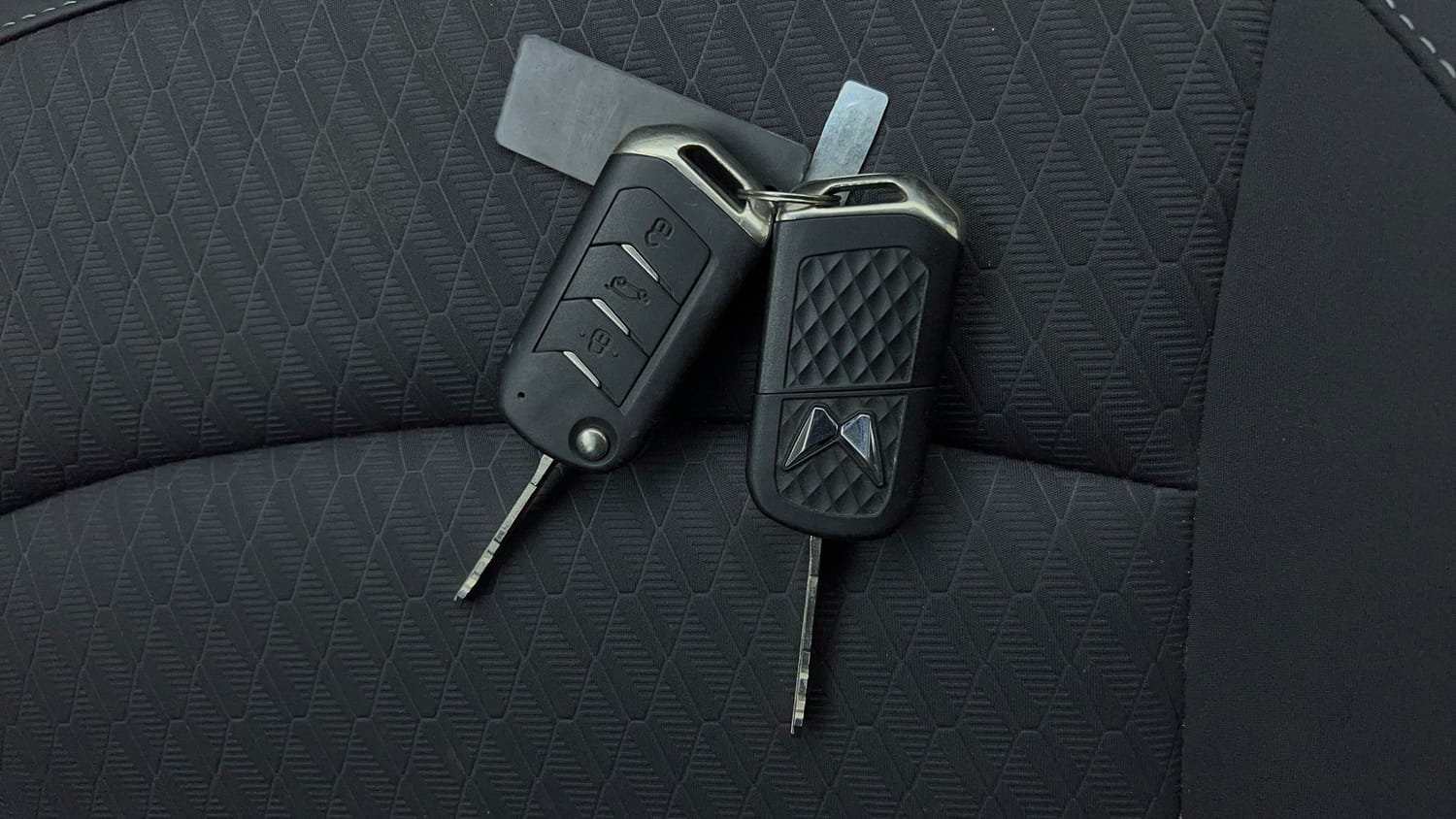 2022 Mahindra XUV 300 W8 1.2 Petrol-45