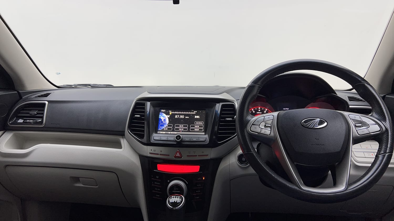 2022 Mahindra XUV 300 W8 1.2 Petrol-12