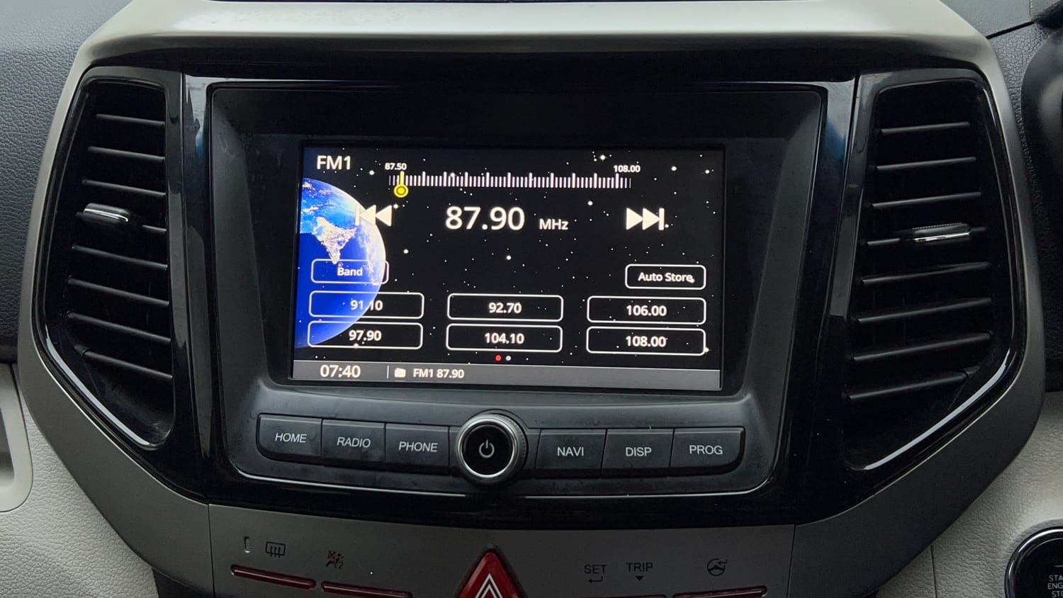 2022 Mahindra XUV 300 W8 1.2 Petrol-44
