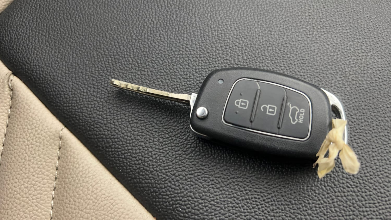 Used 2014 Hyundai Xcent S 1.2 Petrol Manual extra CAR KEY VIEW