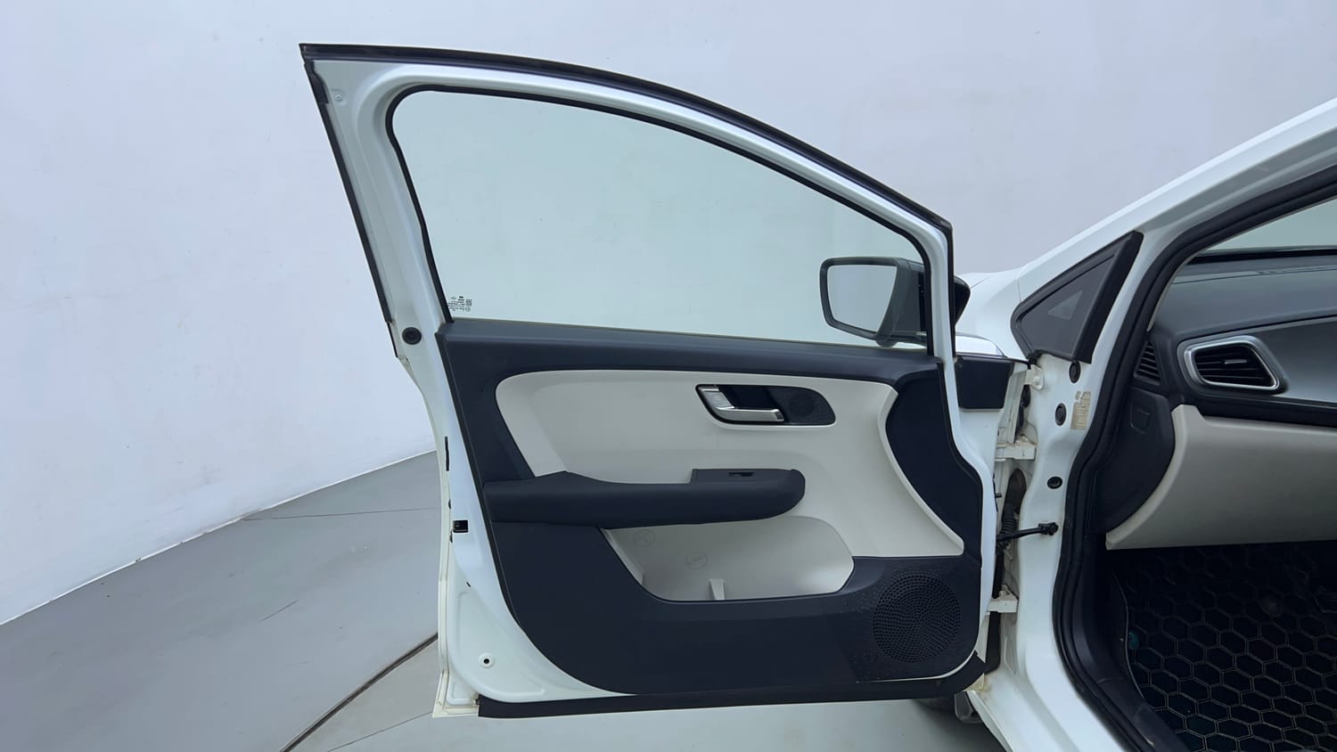 Used 2022 Tata Altroz XZ Plus Diesel Diesel Manual interior LEFT FRONT DOOR OPEN VIEW
