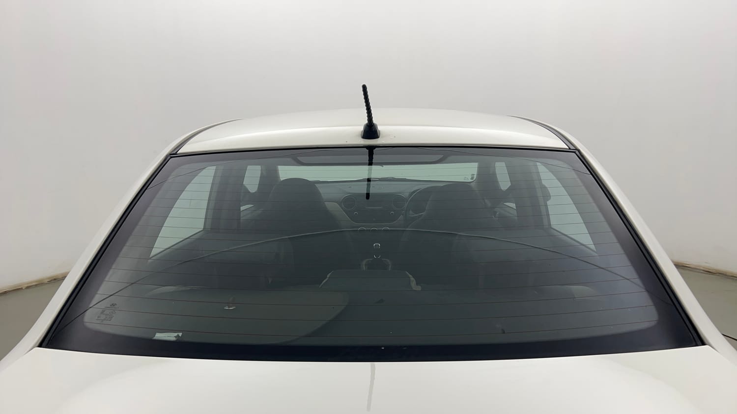 Used 2014 Hyundai Xcent S 1.2 Petrol Manual exterior BACK WINDSHIELD VIEW