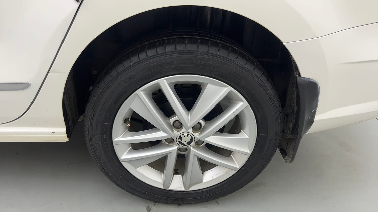 Used 2021 Skoda Rapid Style Petrol Manual tyres LEFT REAR TYRE RIM VIEW