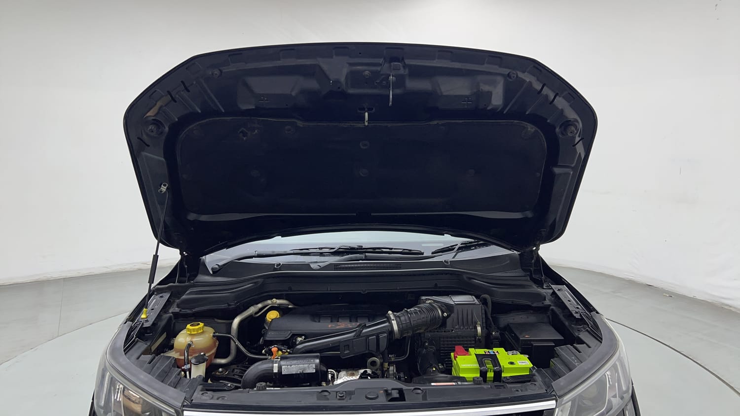 2022 Mahindra XUV 300 W8 1.2 Petrol-27