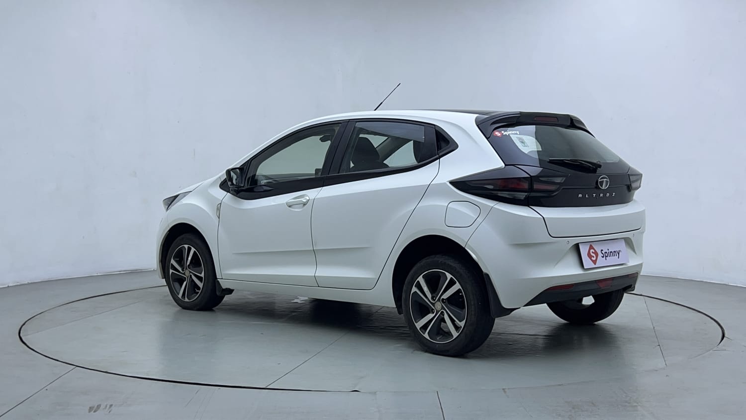 Used 2022 Tata Altroz XZ Plus Diesel Diesel Manual exterior LEFT REAR CORNER VIEW