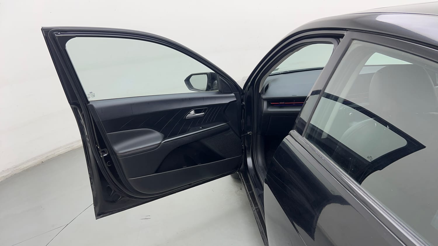 Used 2023 Hyundai Verna SX 1.5 Turbo Petrol DCT Petrol Automatic interior LEFT FRONT DOOR OPEN VIEW