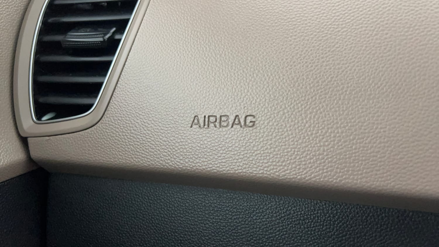 Used 2018 Hyundai Elite i20 Asta 1.2 AT Petrol Automatic top_features Airbags
