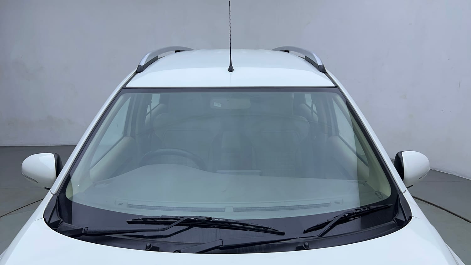 Used 2024 Maruti Suzuki Ertiga ZXi Plus AT Petrol Automatic exterior FRONT WINDSHIELD VIEW