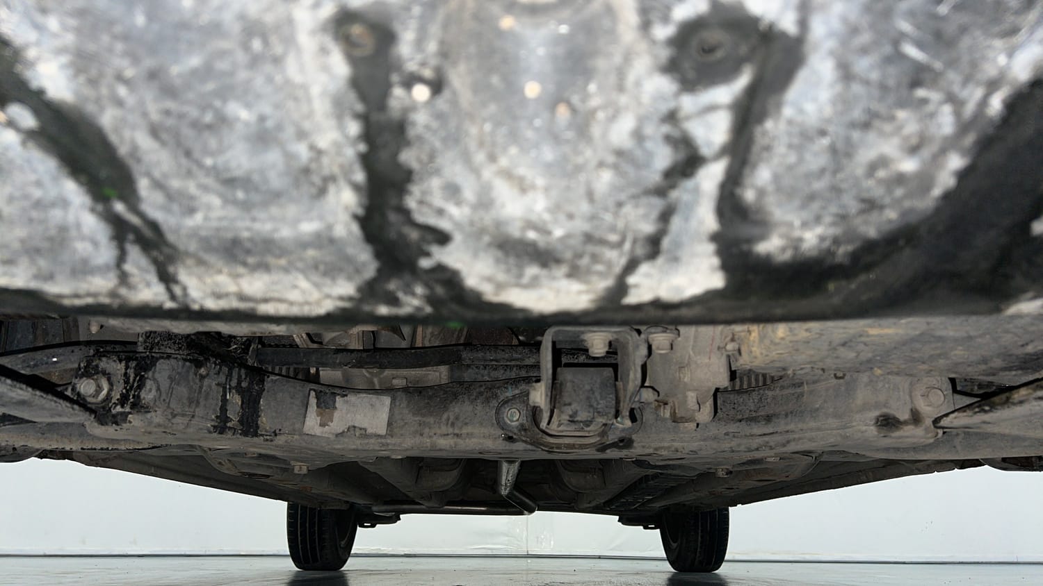 Used 2018 Hyundai Elite i20 Asta 1.2 AT Petrol Automatic extra FRONT LEFT UNDERBODY VIEW