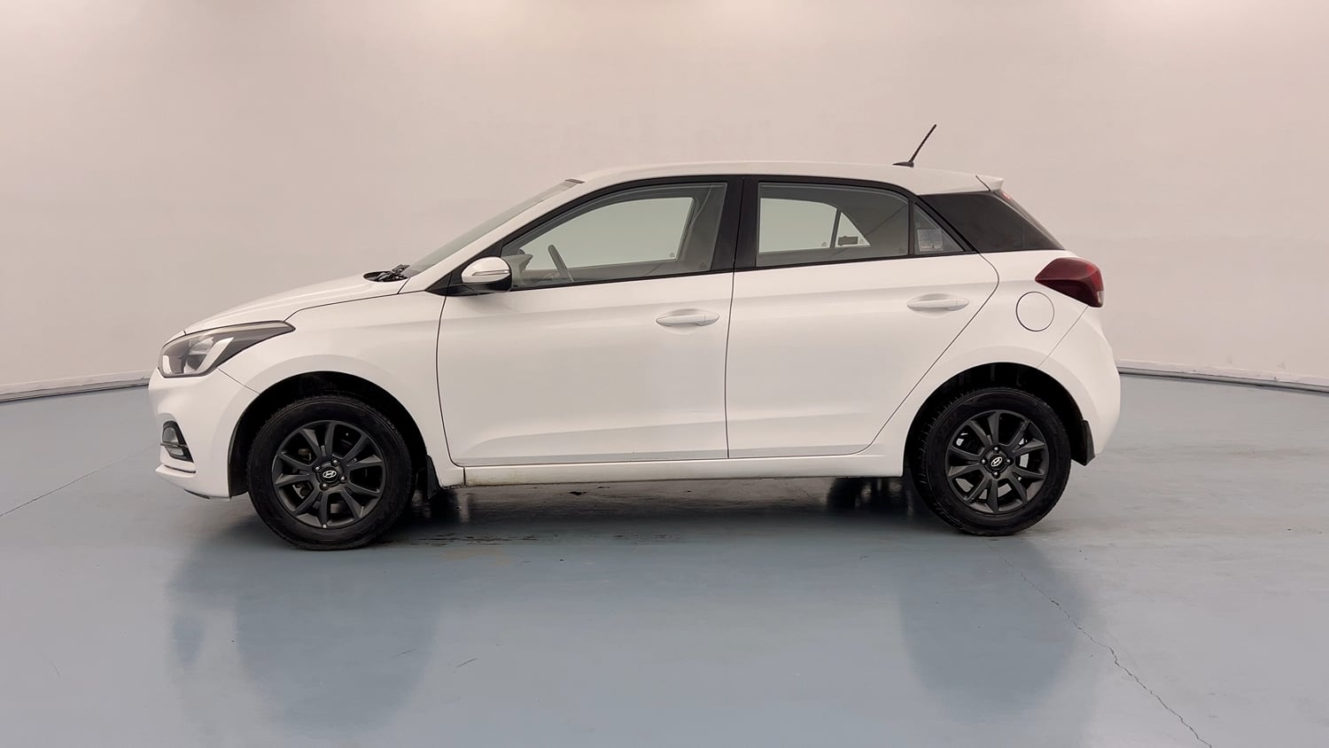 Used 2018 Hyundai Elite i20 Asta 1.2 AT Petrol Automatic exterior LEFT SIDE VIEW